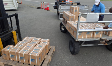 La batería UPS GM 12-55 se ha instalado y depurado en el sistema de energía del aeropuerto del cliente.